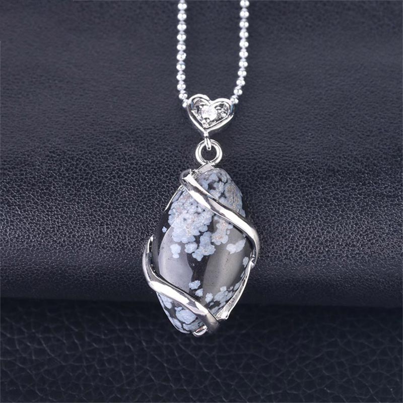 Collana con ciondolo in pietra di cristallo naturale con motivo a marquise Buddha Stones