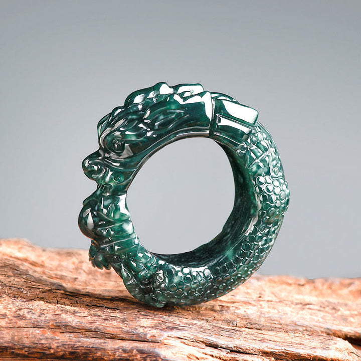 Anello di successo intagliato con drago di giada ciano naturale Buddha Stones