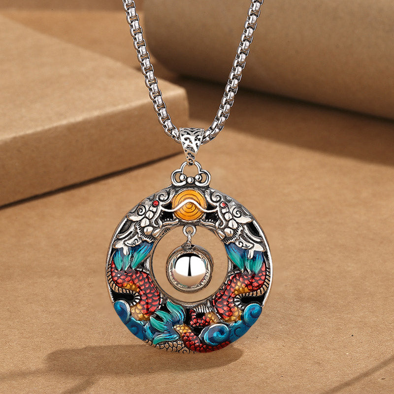Buddha Stones Anno del Drago Draghi doppi colorati che giocano con perline Collana di protezione in rame con ciondolo