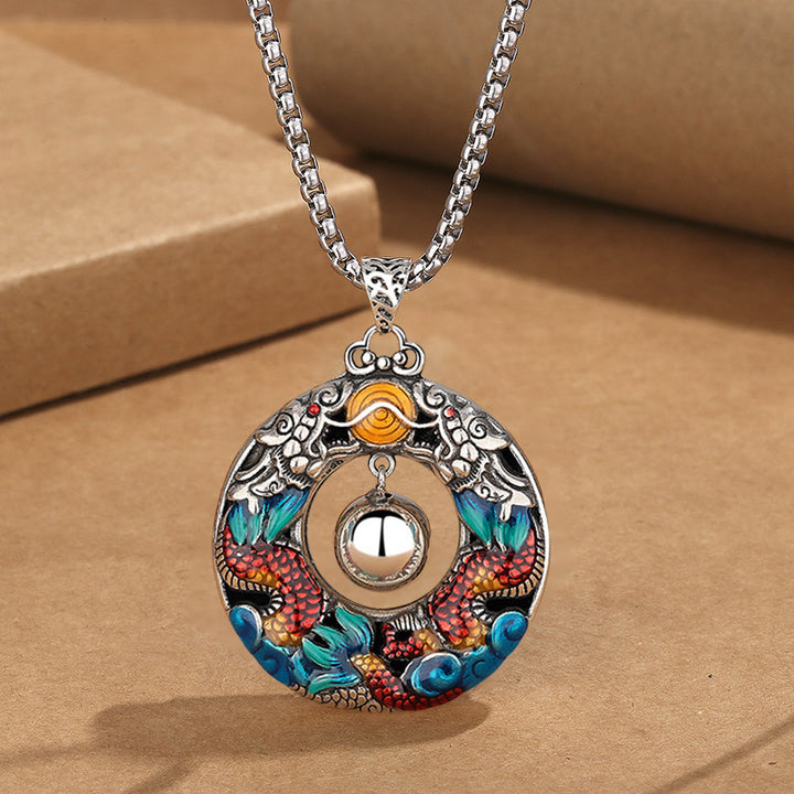 Buddha Stones Anno del Drago Draghi doppi colorati che giocano con perline Collana di protezione in rame con ciondolo