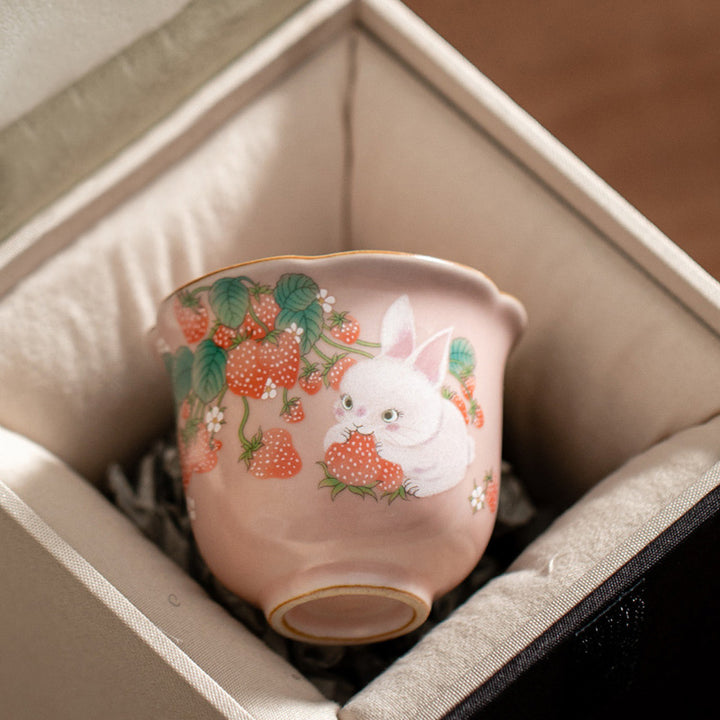 Buddha Stones Carino Fragola Coniglio Fiore Tazza da tè in ceramica Kung Fu Tazza da tè 55ml