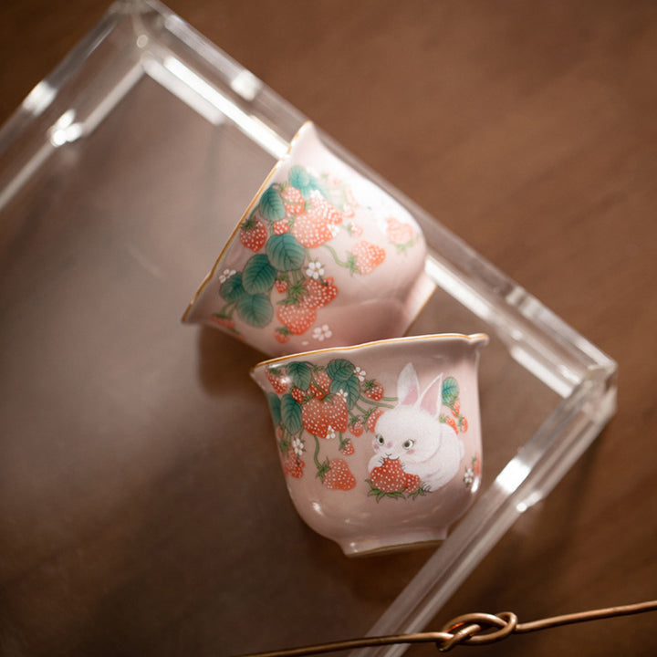 Buddha Stones Carino Fragola Coniglio Fiore Tazza da tè in ceramica Kung Fu Tazza da tè 55ml