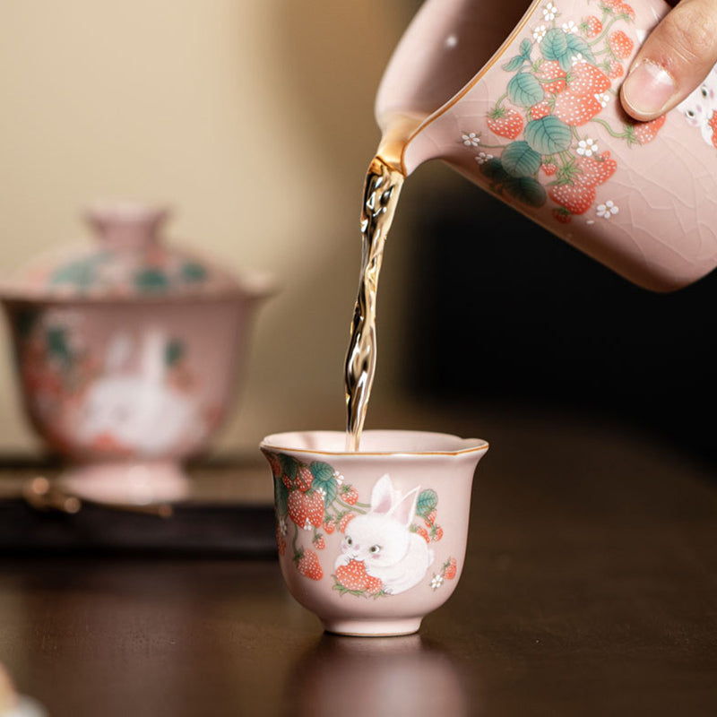 Buddha Stones Carino Fragola Coniglio Fiore Tazza da tè in ceramica Kung Fu Tazza da tè 55ml