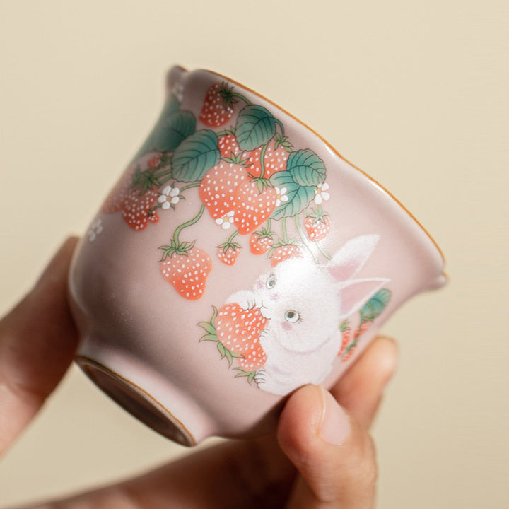 Buddha Stones Carino Fragola Coniglio Fiore Tazza da tè in ceramica Kung Fu Tazza da tè 55ml