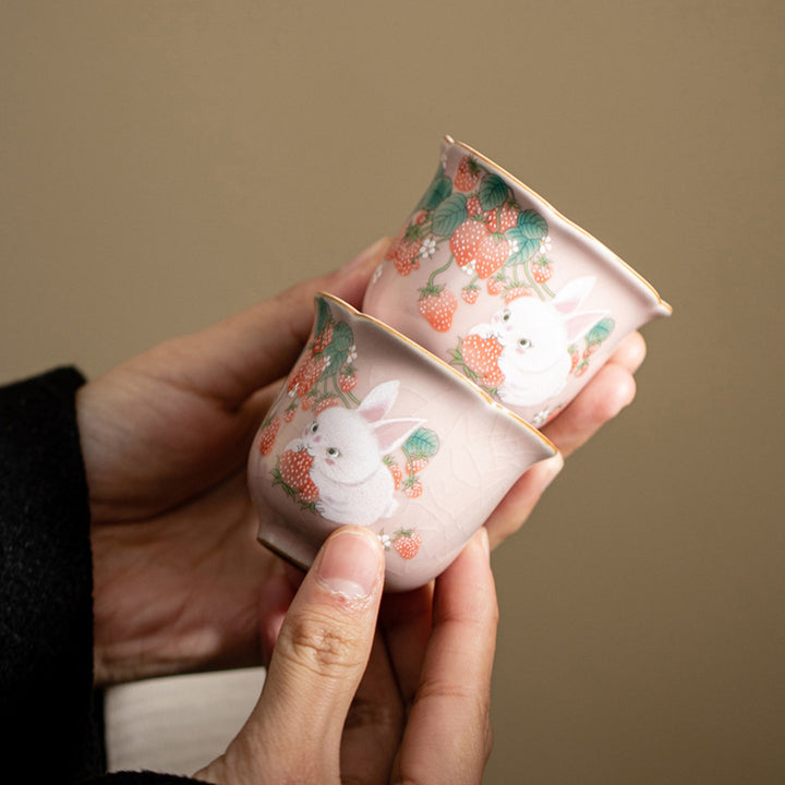 Buddha Stones Carino Fragola Coniglio Fiore Tazza da tè in ceramica Kung Fu Tazza da tè 55ml