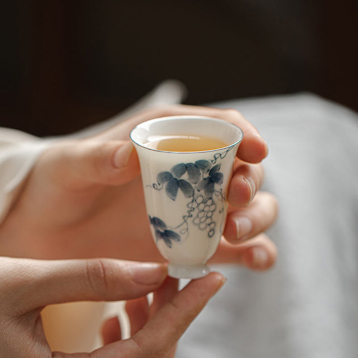 Buddha Stones Piccola tazza da tè in ceramica dipinta a mano con uva Tazza da tè Kung Fu 30 ml