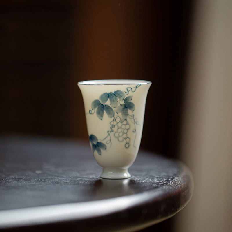 Buddha Stones Piccola tazza da tè in ceramica dipinta a mano con uva Tazza da tè Kung Fu 30 ml