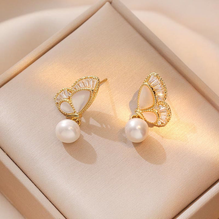 Buddha Stones Pietra Tridacna Perla Perlina Farfalla Collana Pendente Orecchini Set