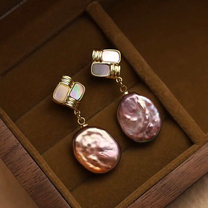 Orecchini pendenti con perle barocche naturali placcate in oro e argento sterling 925 Buddha Stones - Perla barocca viola (perni in argento sterling 925) - image 0