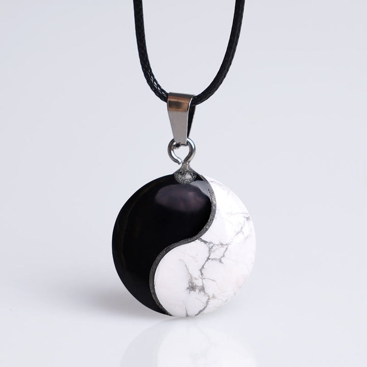 Buddha Stones Ossidiana nera naturale Turchese bianco Yin Yang Trasformazione Collana con ciondolo in corda