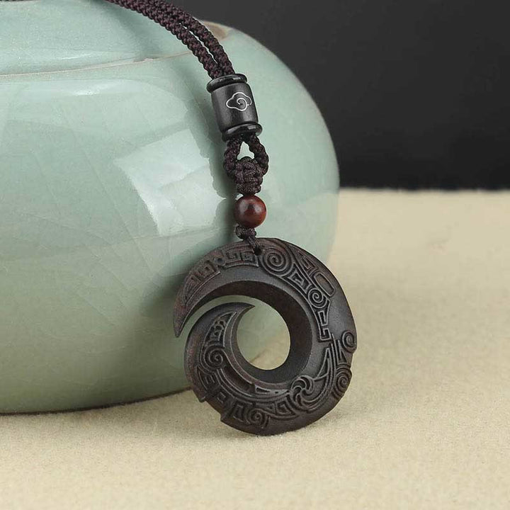Buddha Stones Legno di ebano Sandalo La fortuna di una persona migliora Modello di design Collana con ciondolo di pace
