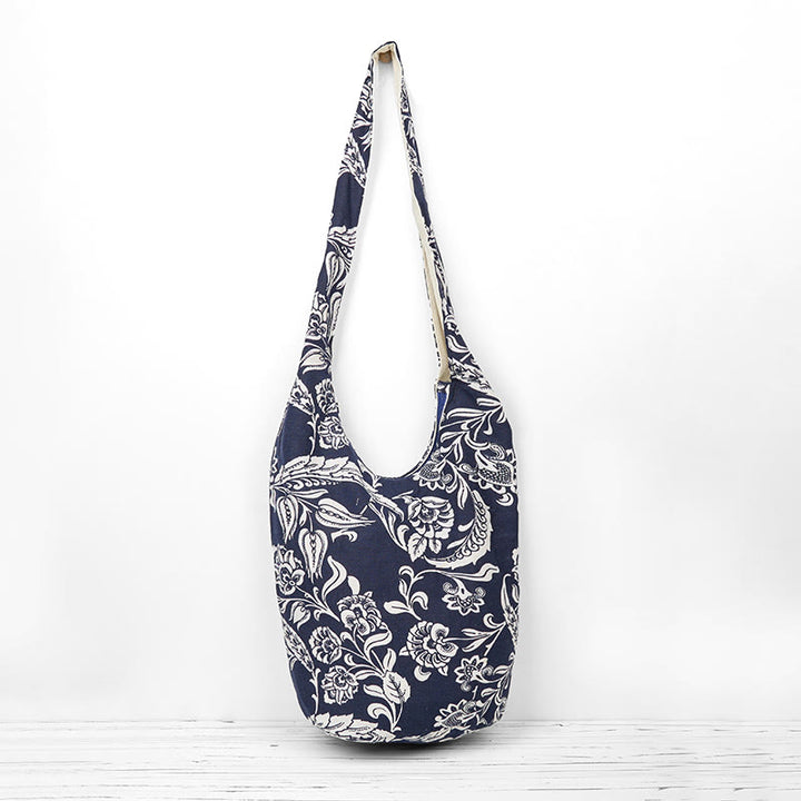Borsa a tracolla in cotone con motivo a fiori blu navy e bianco Buddha Stones