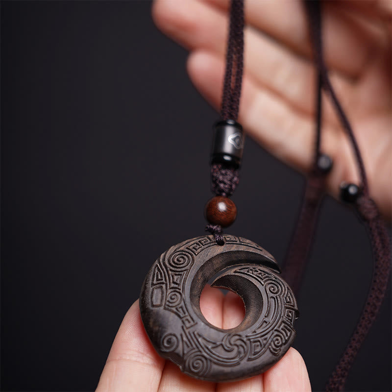 Buddha Stones Legno di ebano Sandalo La fortuna di una persona migliora Modello di design Collana con ciondolo di pace