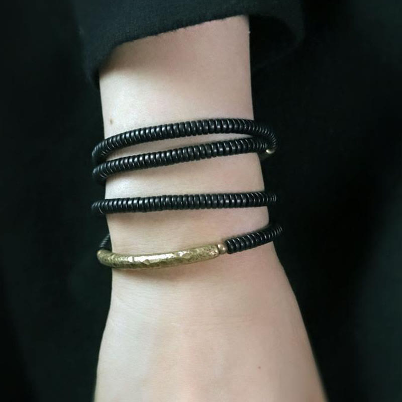 Bracciale multistrato in rame con perline di legno di ebano tibetano Buddha Stones