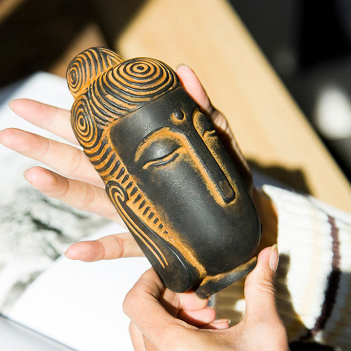 Buddha Stones Occhi Chiusi Buddha in Meditazione Statua in Resina Ruggine Polvere di Ferro Decorazione per la Casa
