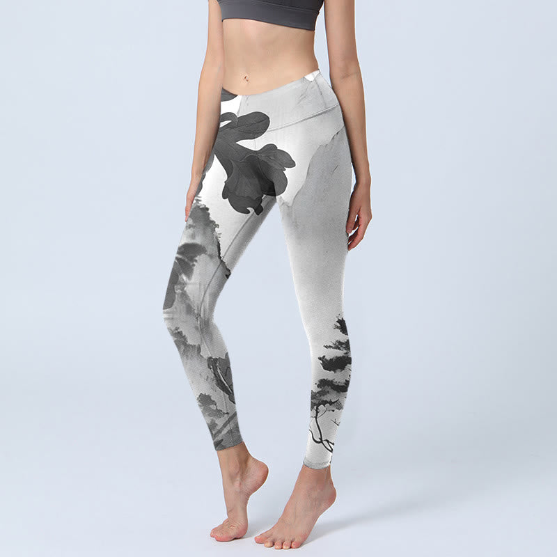 Buddha Stones Pittura a inchiostro Alberi Montagne Paesaggio Stampa Leggings da palestra Pantaloni da yoga da donna - Fumo bianco - US18, UK/AU22, EU50 (4XL) - image 1