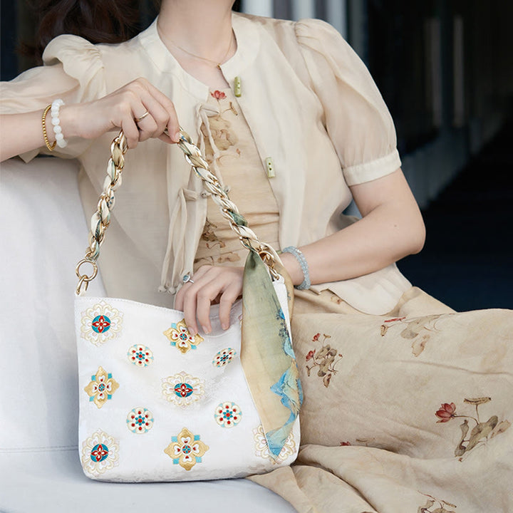 Borsa a tracolla per lo shopping in raso con ricamo Buddha Stones Su Journey