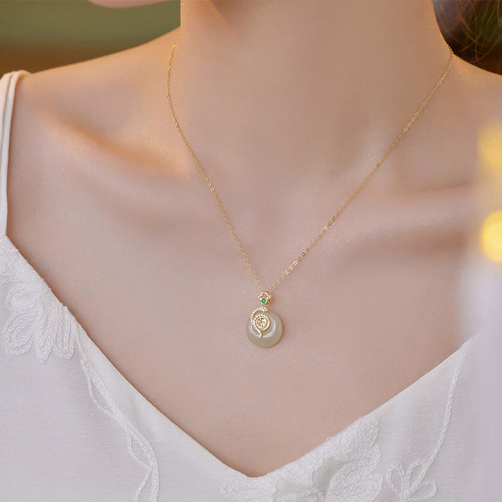 Buddha Stones 925 Sterling Silver Fu Carattere Hetian Giada Fibbia della Pace Anno del Serpente Collana Pendente Fortuna