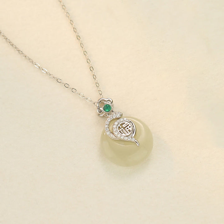 Buddha Stones 925 Sterling Silver Fu Carattere Hetian Giada Fibbia della Pace Anno del Serpente Collana Pendente Fortuna