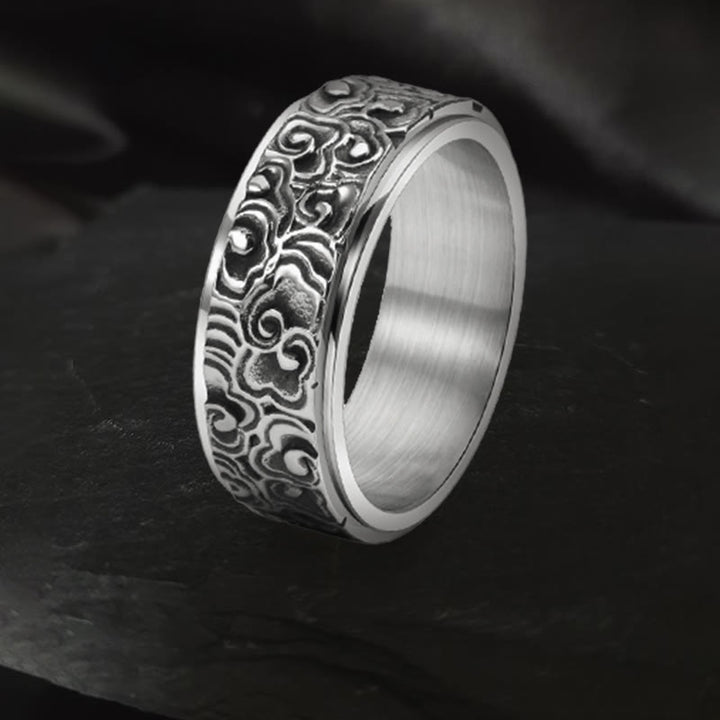 Anello girevole in titanio intagliato con motivo a nuvole di buon auspicio Buddha Stones