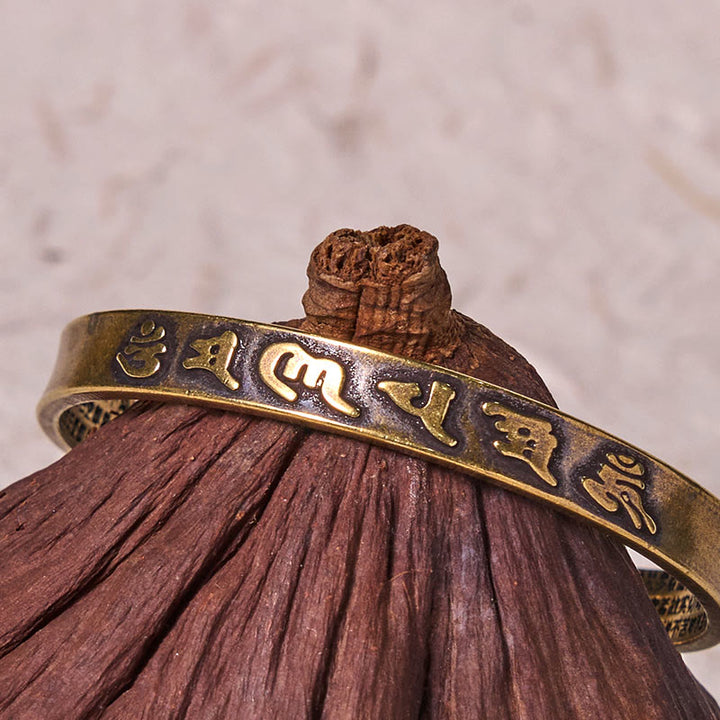 Buddha Stones Sei parole vere 'om Mani Padme Hum' Sutra del cuore Rame Ottone Saggezza Pace Bracciale rigido