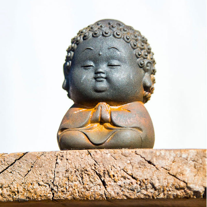 Buddha Stones Piccolo In Piedi Sdraiato Seduto Carino Buddha Polvere di Ferro Ruggine Statua in Resina Decorazione per la Casa
