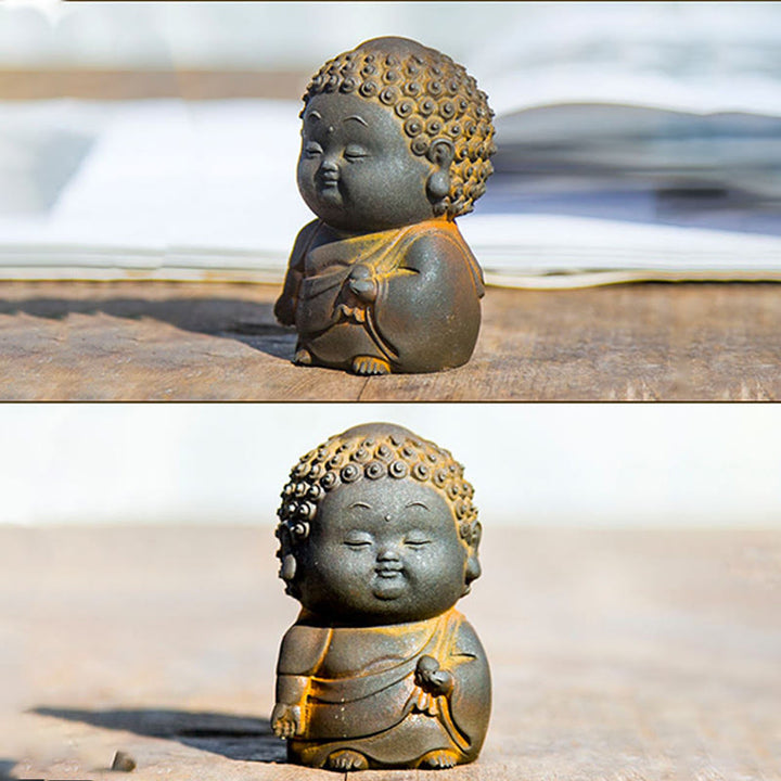 Buddha Stones Piccolo In Piedi Sdraiato Seduto Carino Buddha Polvere di Ferro Ruggine Statua in Resina Decorazione per la Casa