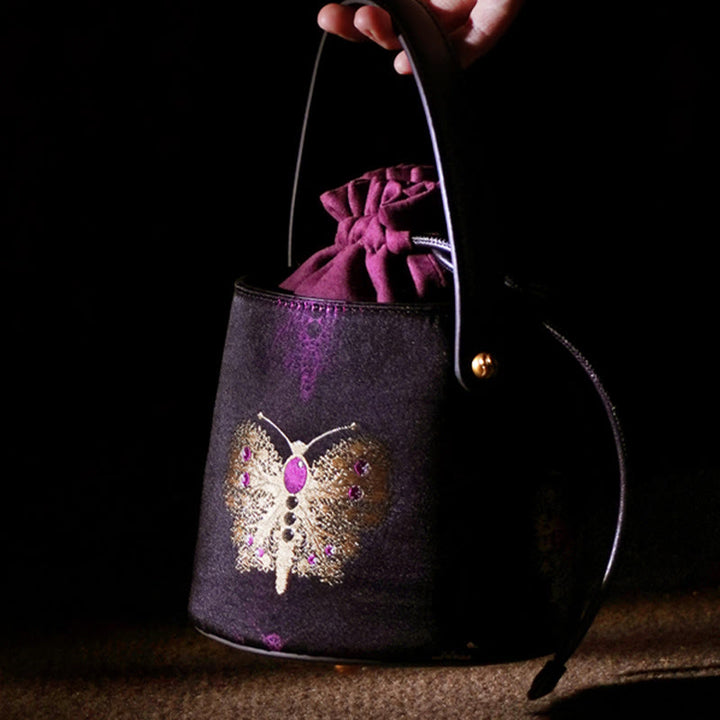 Borsa a tracolla in broccato con scritta "Butterfly Song" di Buddha Stones