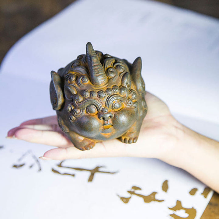 Buddha Stones Fatto a Mano Ricchezza PiXiu Polvere di Ferro Ruggine Statua in Resina Decorazione per la Casa