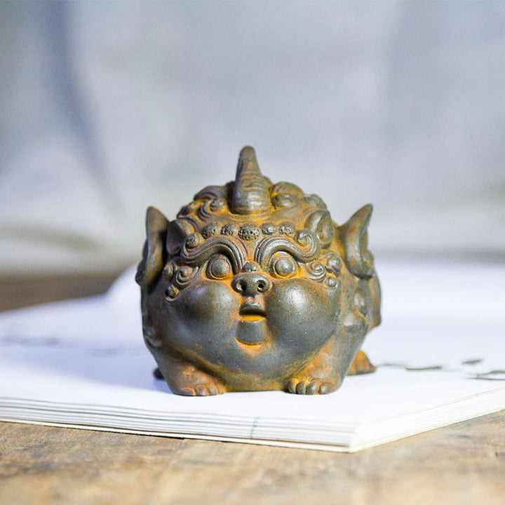 Buddha Stones Fatto a Mano Ricchezza PiXiu Polvere di Ferro Ruggine Statua in Resina Decorazione per la Casa