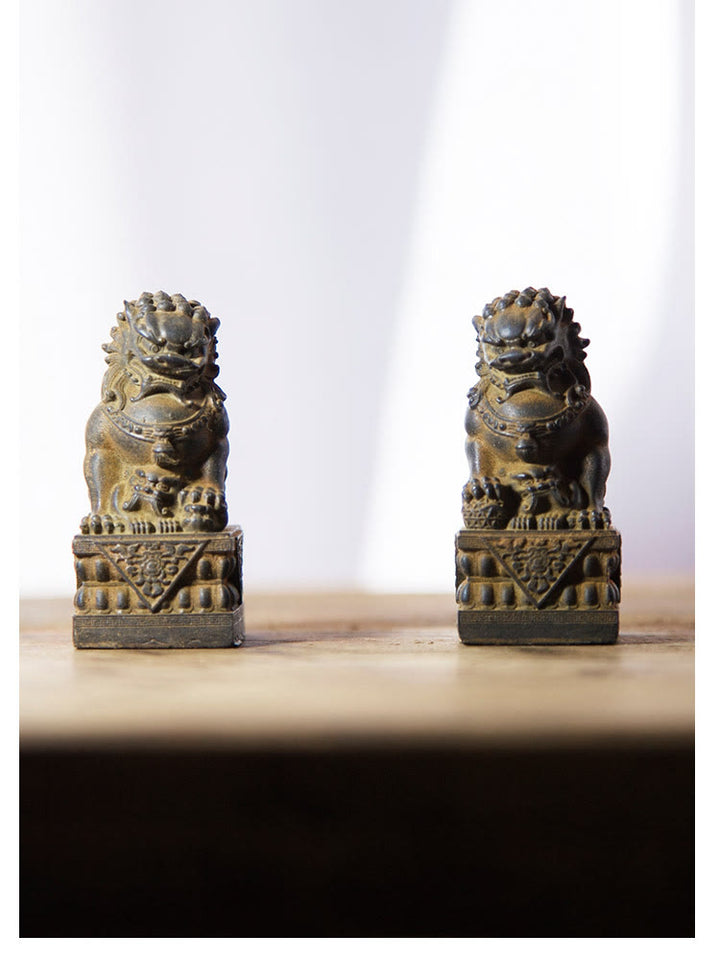 Buddha Stones fatte a mano Leone Fu Foo Cani Polvere di ferro Ruggine Statua in resina fusa Allontana il male Protezione Decorazione per la casa