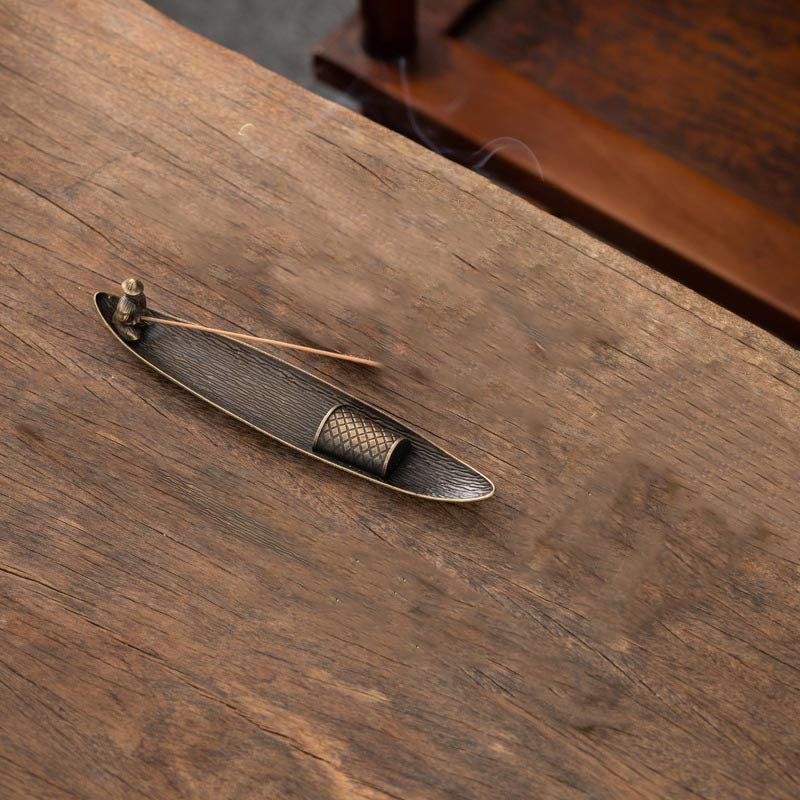 Buddha Stones Pescatore Barca Koi Pesce Lega di Zinco Porta Bastoncini di Incenso Bruciatore di Incenso Curativo Decorazione