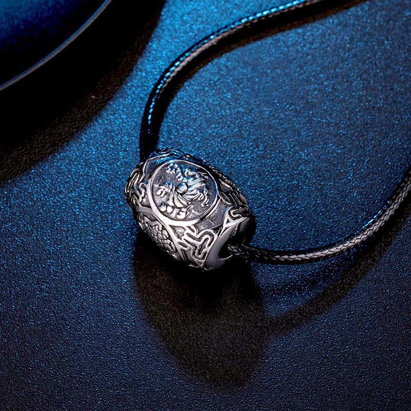 Buddha Stones Tibetano Om Mani Padme Hum Quattro Bestie Mitiche Collana in Acciaio al Titanio con Ciondolo della Saggezza - image 4