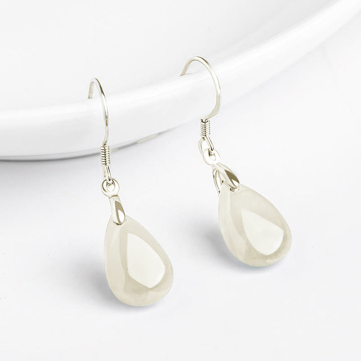 Orecchini pendenti Buddha Stones in argento sterling 925 con motivo a goccia d'acqua e giada, motivo fortuna e prosperità