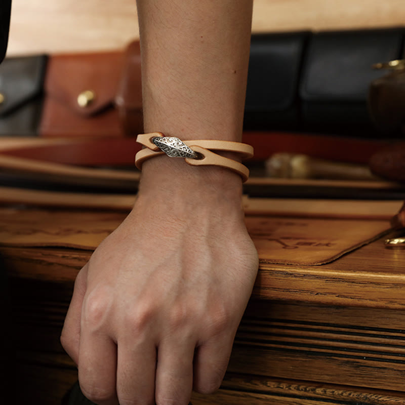 Braccialetto di protezione multigiro in pelle con Buddha Stones in argento sterling 925