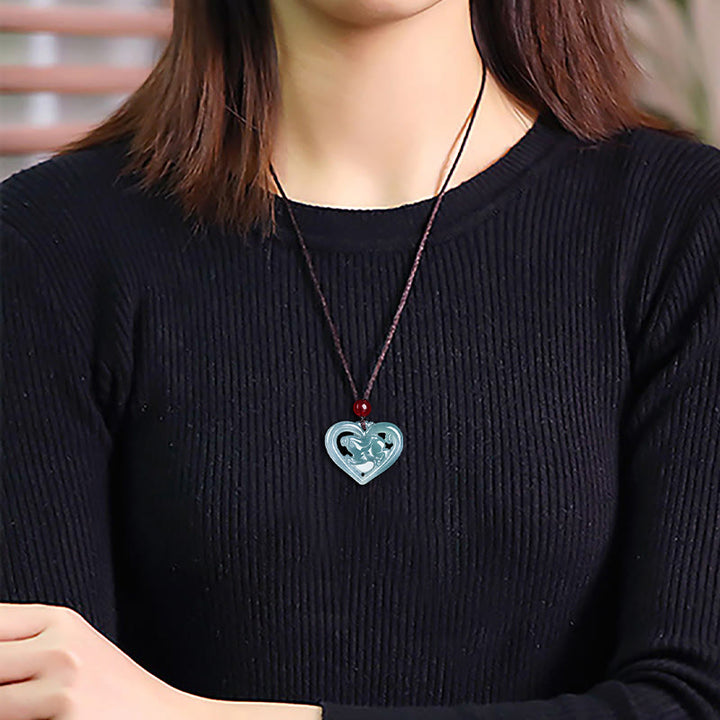 Buddha Stones Collana con ciondolo a forma di cuore in giada naturale con coniglio e portafortuna