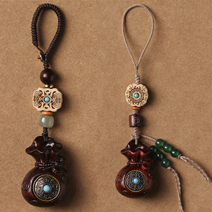 Buddha Stones Sandalo Piccola foglia Sandalo rosso Sandalo verde Om Mani Padme Hum Calma Portachiavi Telefono Decorazione da appendere