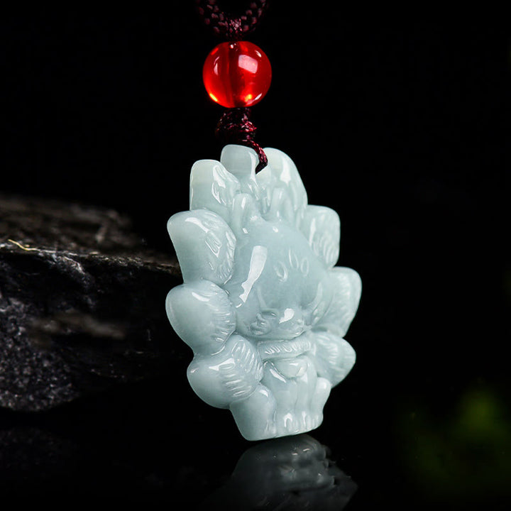 Collana con ciondolo a forma di volpe a nove code in giada verde naturale con Buddha Stones simbolo dell'abbondanza