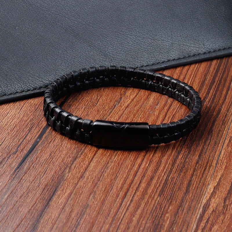 Bracciale con fibbia in pelle multistrato rinforzata in acciaio al titanio con motivo intrecciato semplice di Buddha Stones