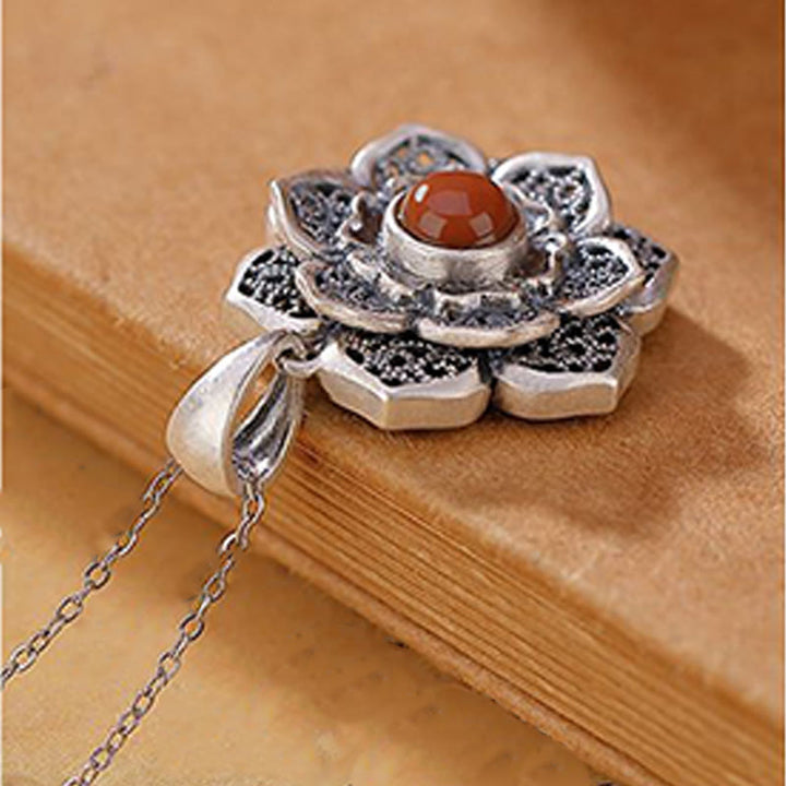 Collana con ciondolo a forma di pera in rame e agata rossa con motivo a loto, Buddha Stones tibetane Om Mani Padme Hum - image 3