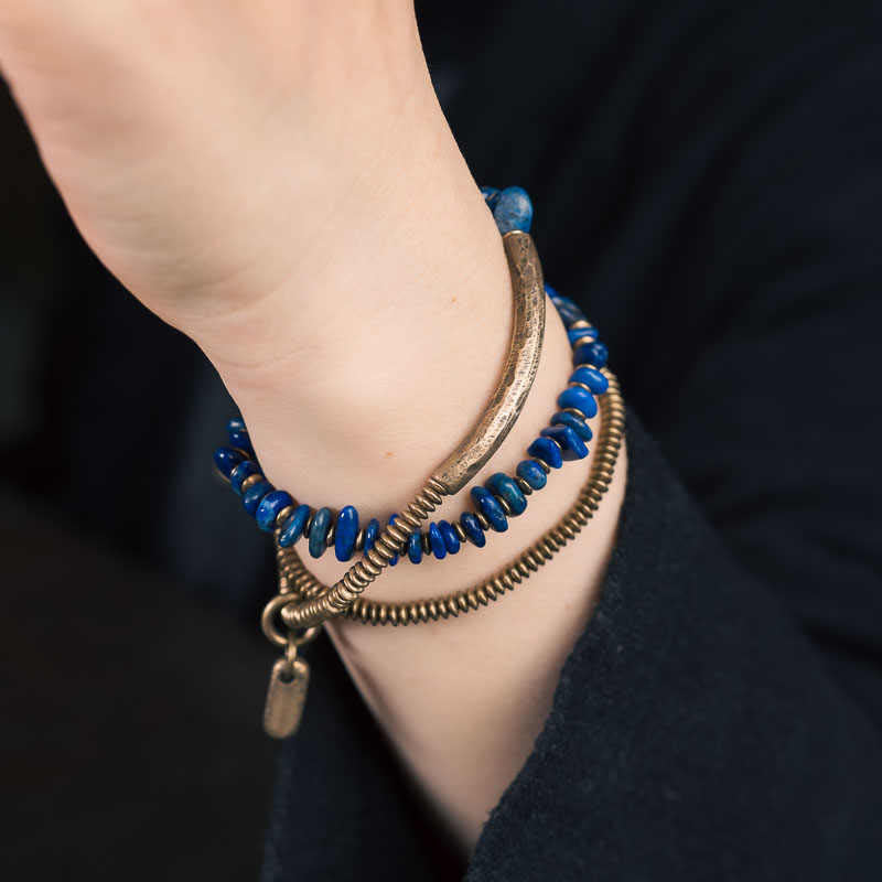 Bracciale Buddha Stones a triplo giro in lazurite con forma irregolare