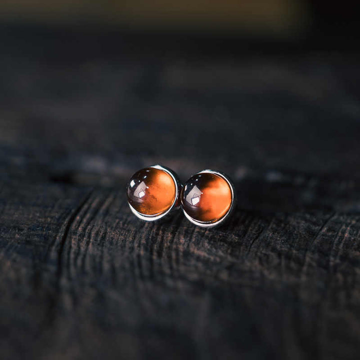 Orecchini di protezione in argento sterling 925 con granato Buddha Stones