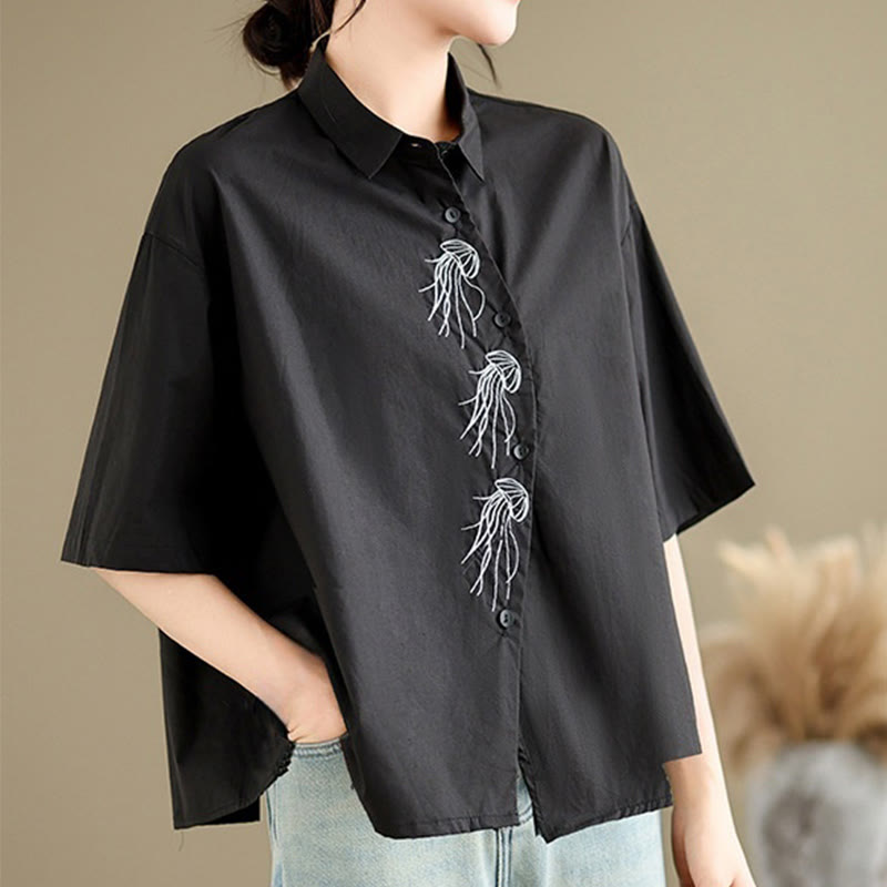 Camicia casual da donna in cotone con maniche corte, colletto alto, bottoni, motivo a meduse ricamato Buddha Stones