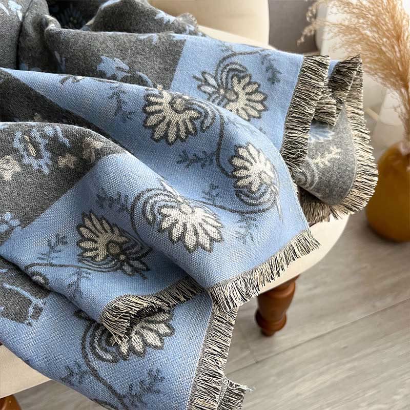 Sciarpa morbida con motivo a scialle Buddha Stones, motivo invernale con fiori e viticci - image 8