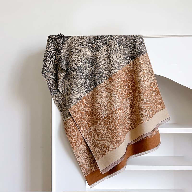 Sciarpa calda e avvolgente con nappa e motivo a tralci di vite con motivo paisley abbinato al colore invernale termico Buddha Stones - Biscotto - 185*65cm - image 7