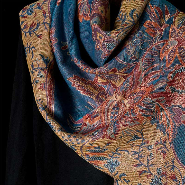 Sciarpa morbida con motivo a nappa, Buddha Stones , motivo a fiori rossi primaverili, foglie e viticci - image 3