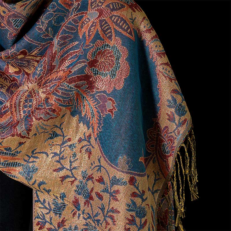 Sciarpa morbida con motivo a nappa, Buddha Stones , motivo a fiori rossi primaverili, foglie e viticci - image 4