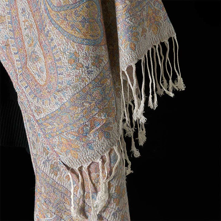 Sciarpa scialle con nappa e motivo geometrico a righe, motivo Buddha Stones Spring, rosa chiaro, beige, anacardio - image 11