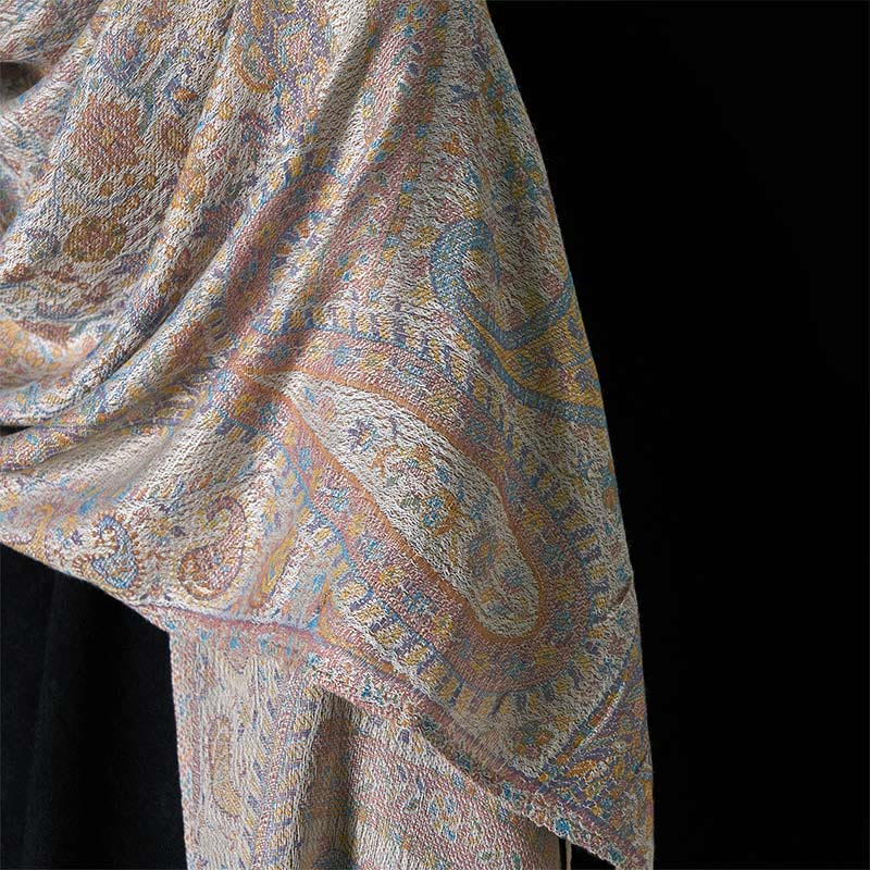 Sciarpa scialle con nappa e motivo geometrico a righe, motivo Buddha Stones Spring, rosa chiaro, beige, anacardio - image 10