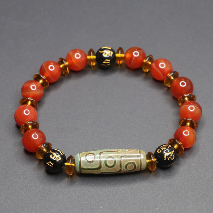 Braccialetto Buddha Stones con perline Dzi a nove occhi in agata rossa e sei parole vere - Perlina Dzi a nove occhi in agata rossa (circonferenza polso 16-17 cm) - image 0